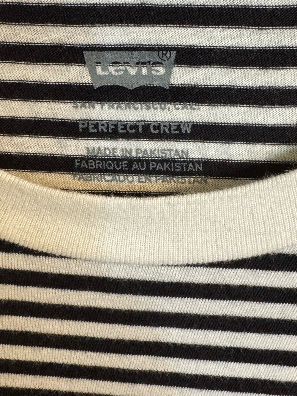 Levi's Black & White Striped Crew Neck Tee EUC - Picture 3 of 3